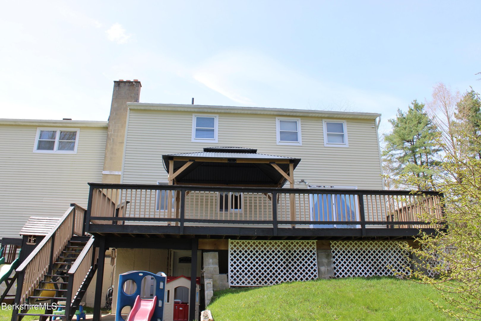 268 Devonshire Dr Photo 6