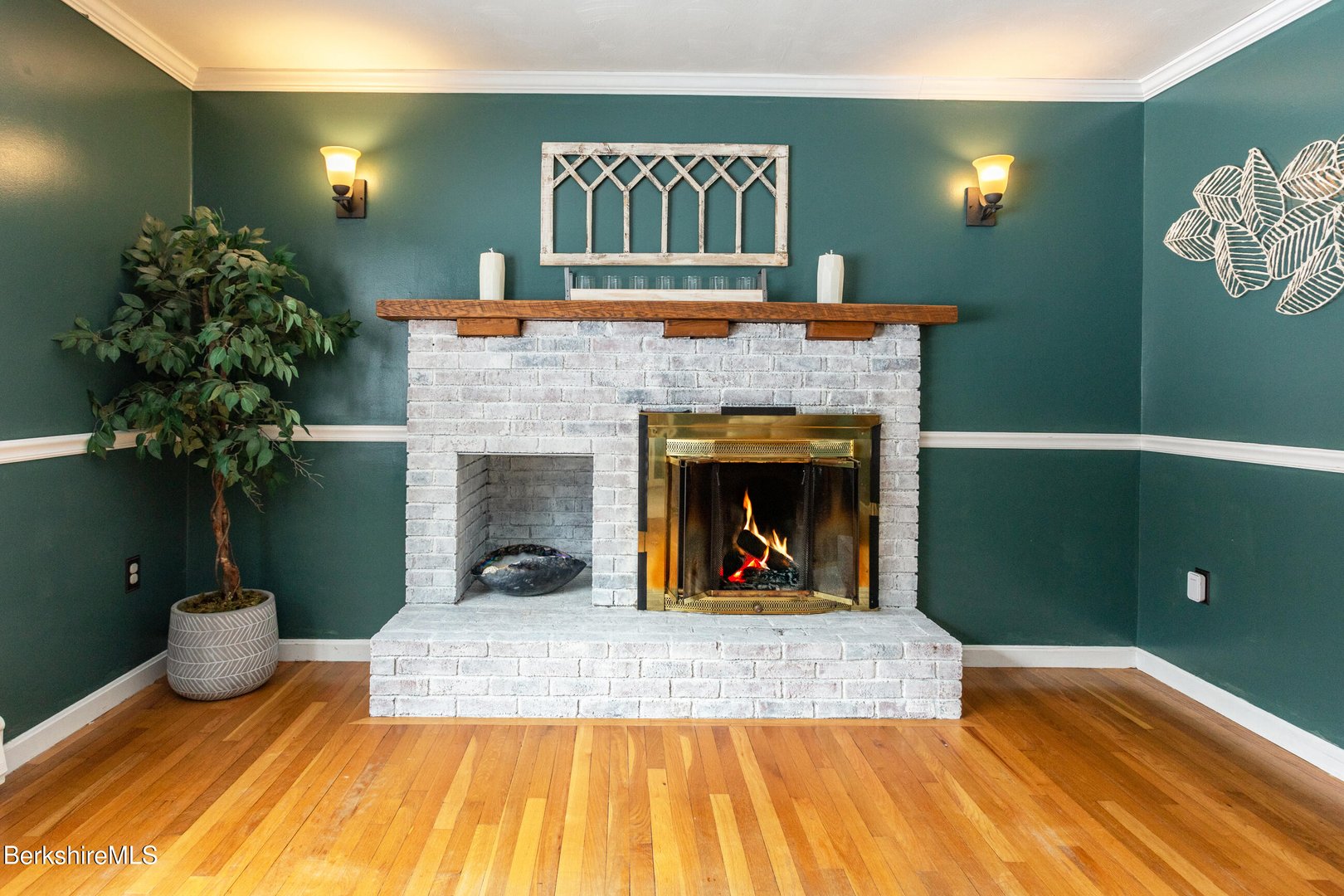 268 Devonshire Dr Photo 13