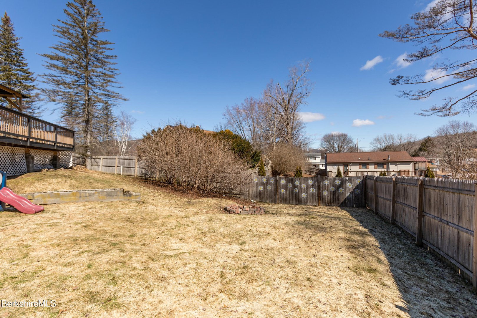 268 Devonshire Dr Photo 13