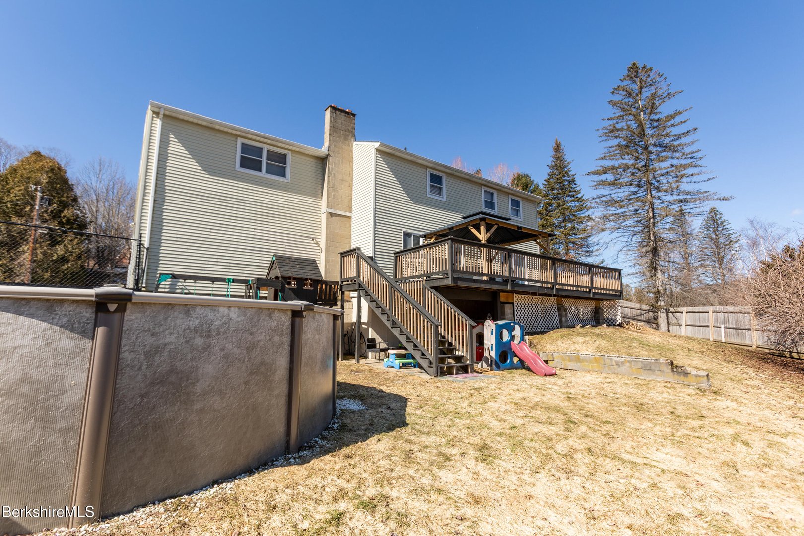 268 Devonshire Dr Photo 7