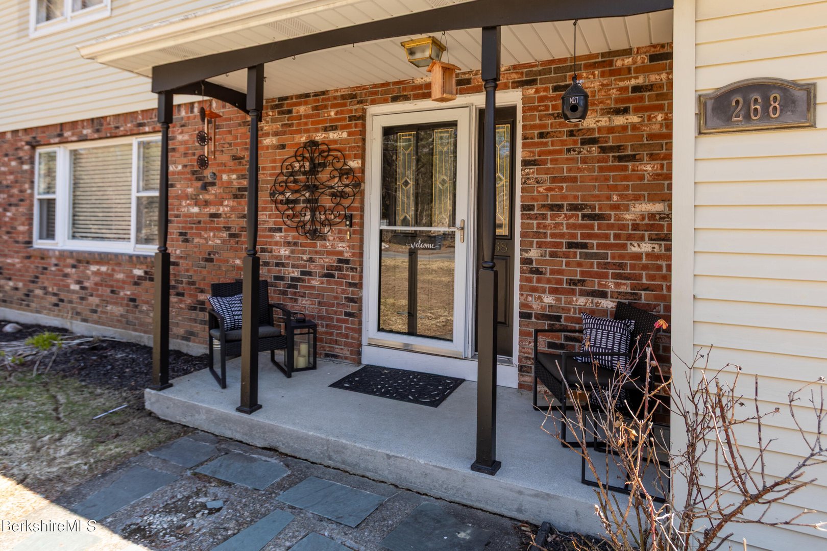 268 Devonshire Dr Photo 4