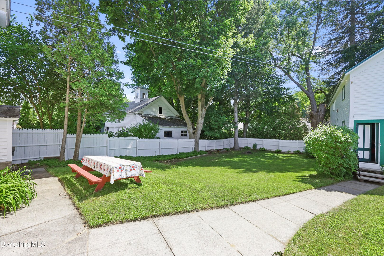 6 Crandall St Photo 25