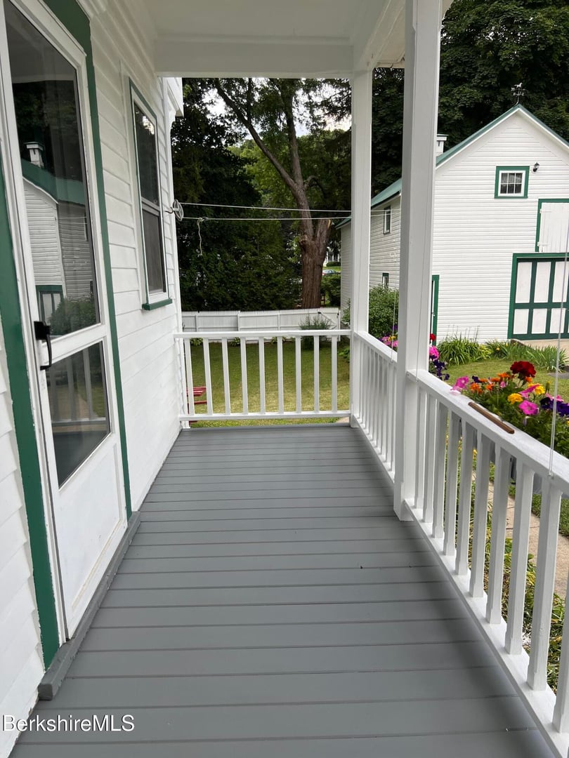 6 Crandall St Photo 19