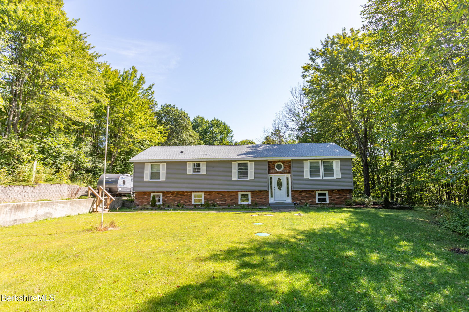 40 Curran Rd Photo 1