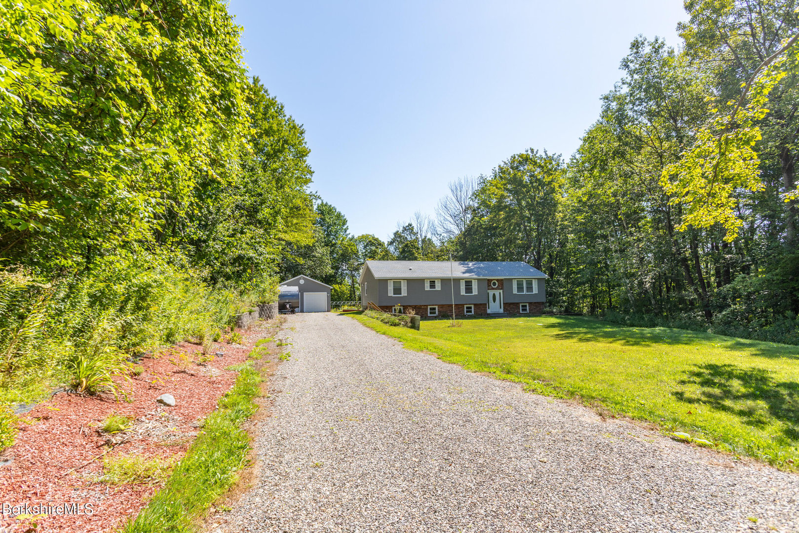 40 Curran Rd Photo 4