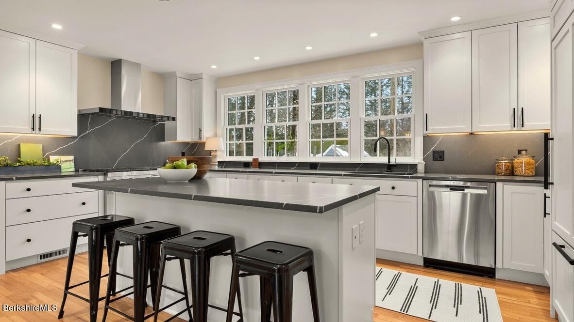 8 Shamrock St Photo 5