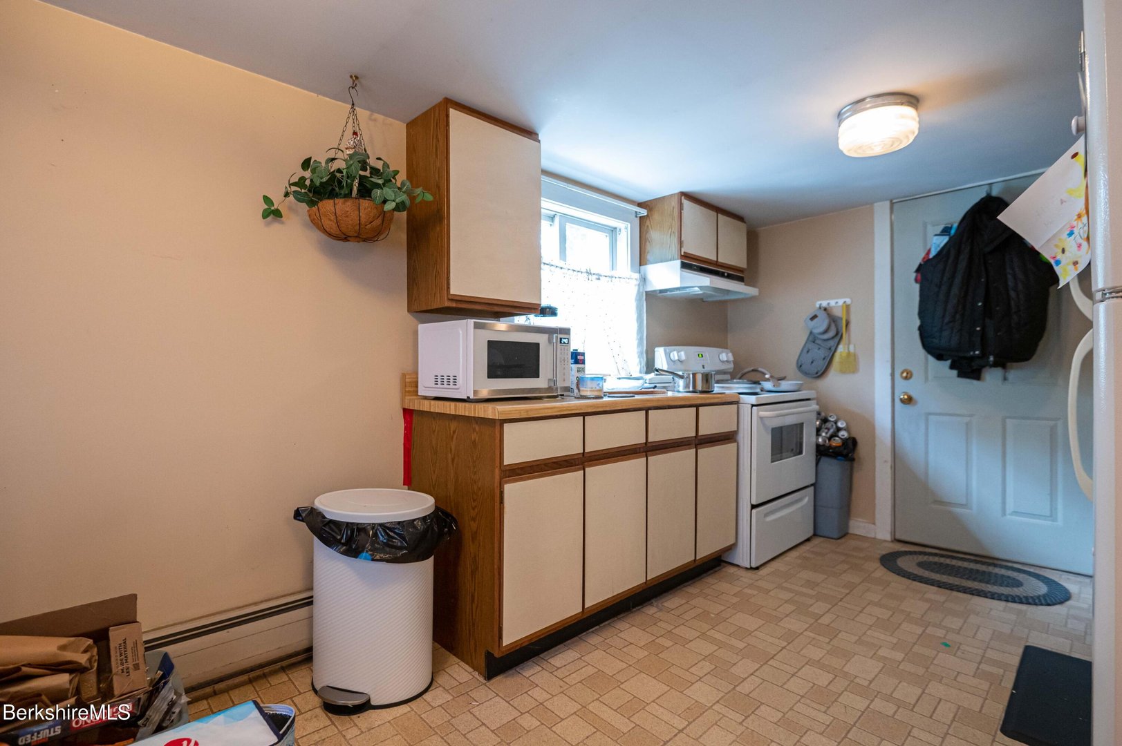 1057 Main St Photo 33