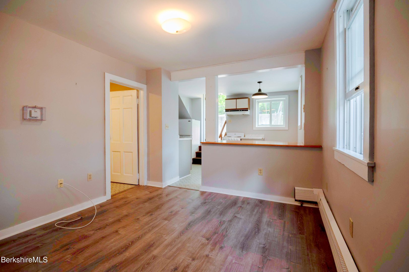 1057 Main St Photo 29