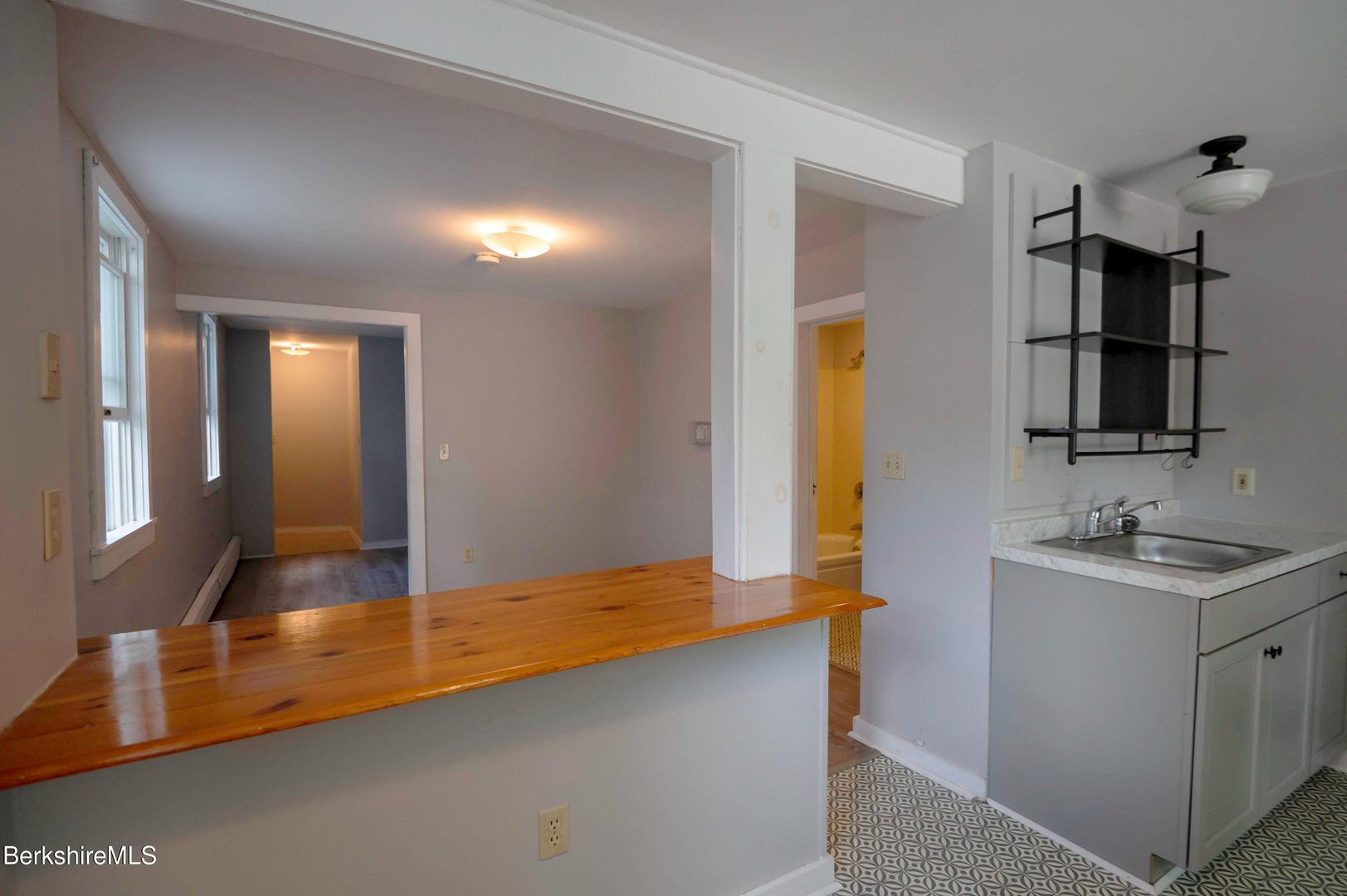 1057 Main St Photo 24