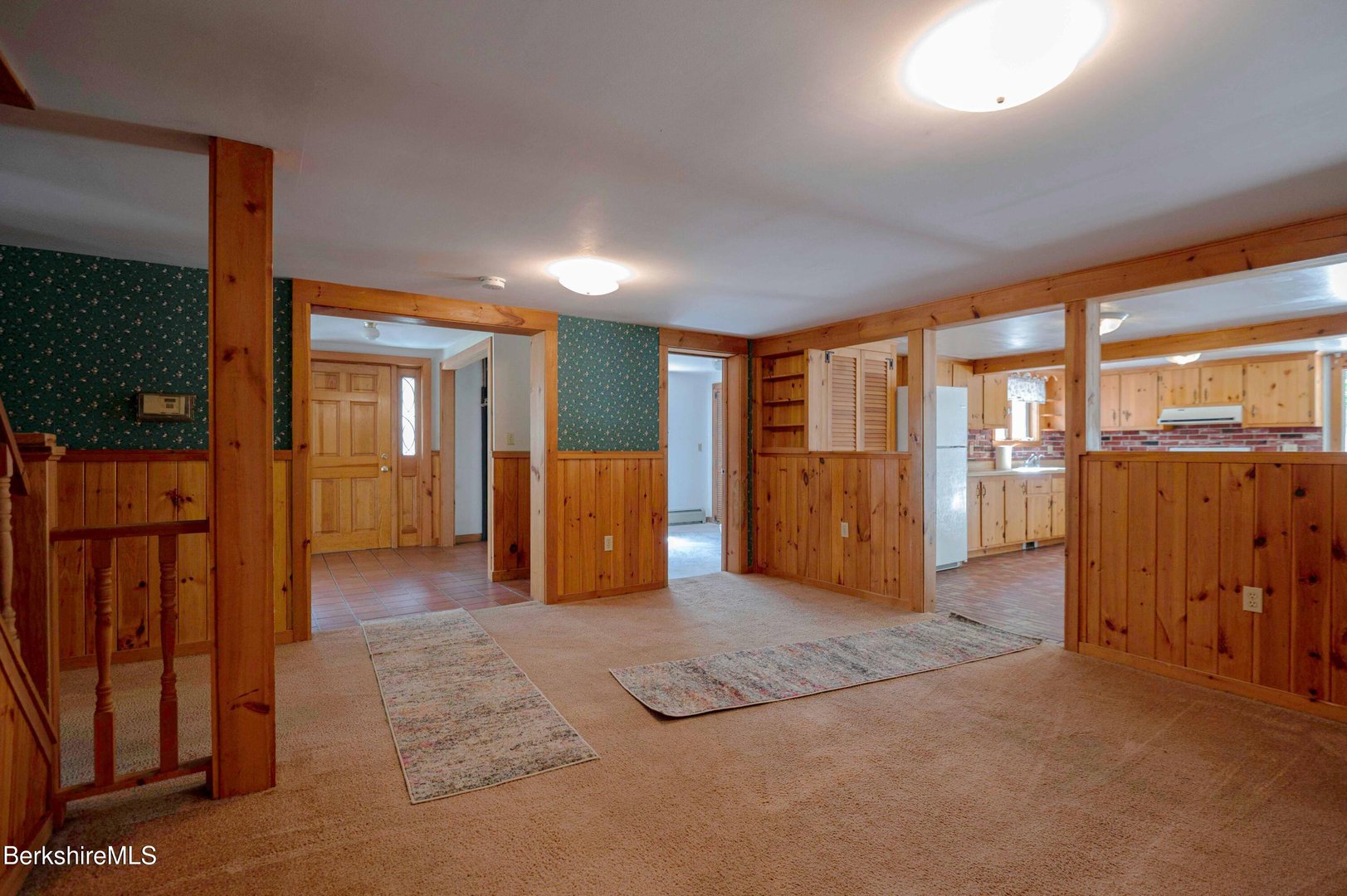 1057 Main St Photo 15