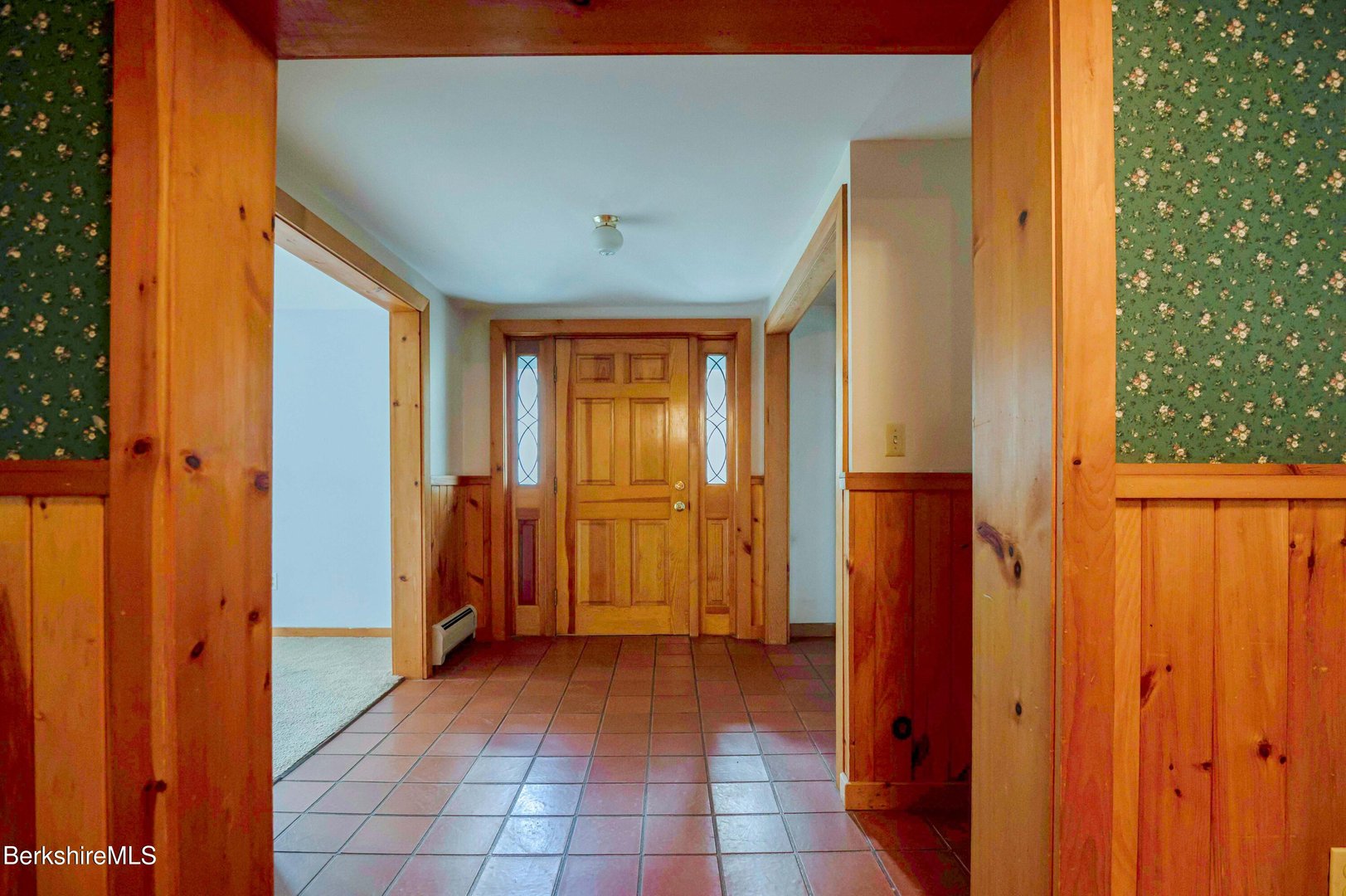 1057 Main St Photo 23