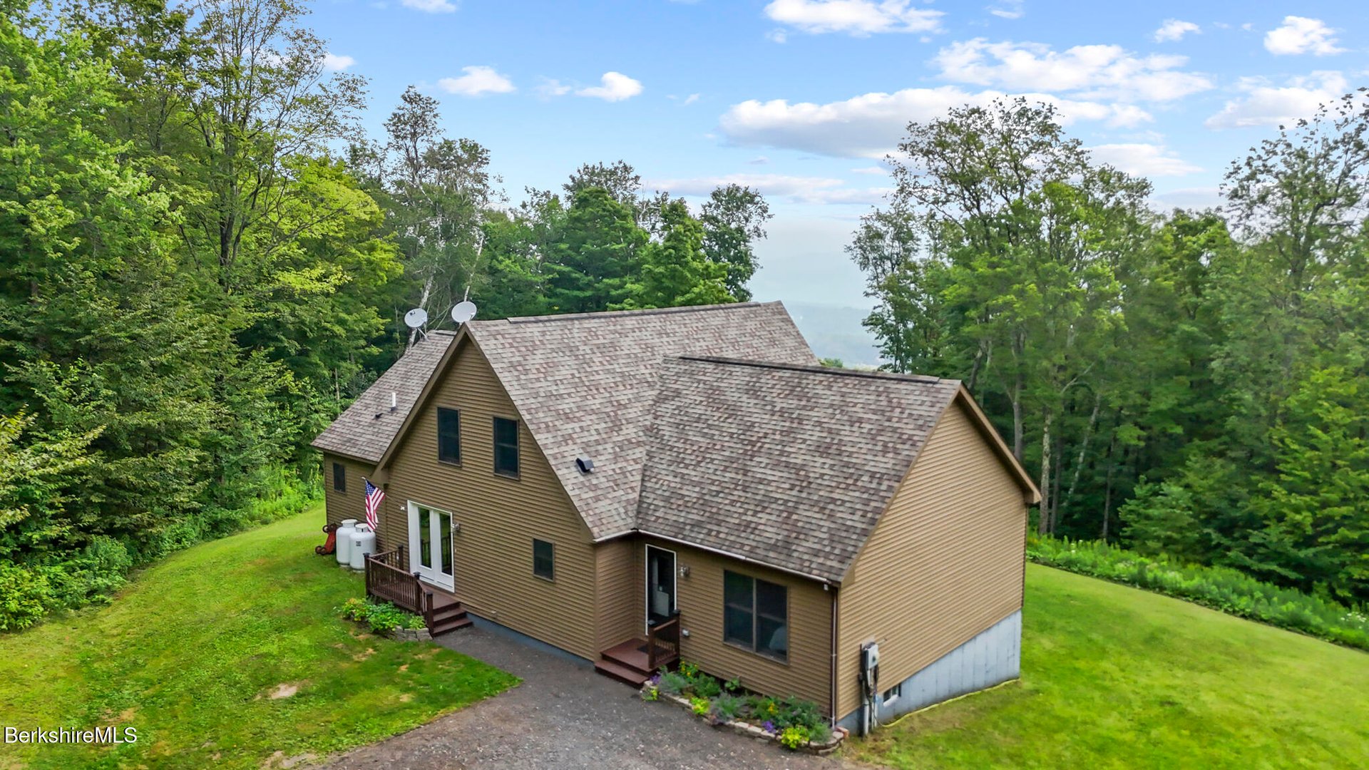 230 Curran Rd Photo 3