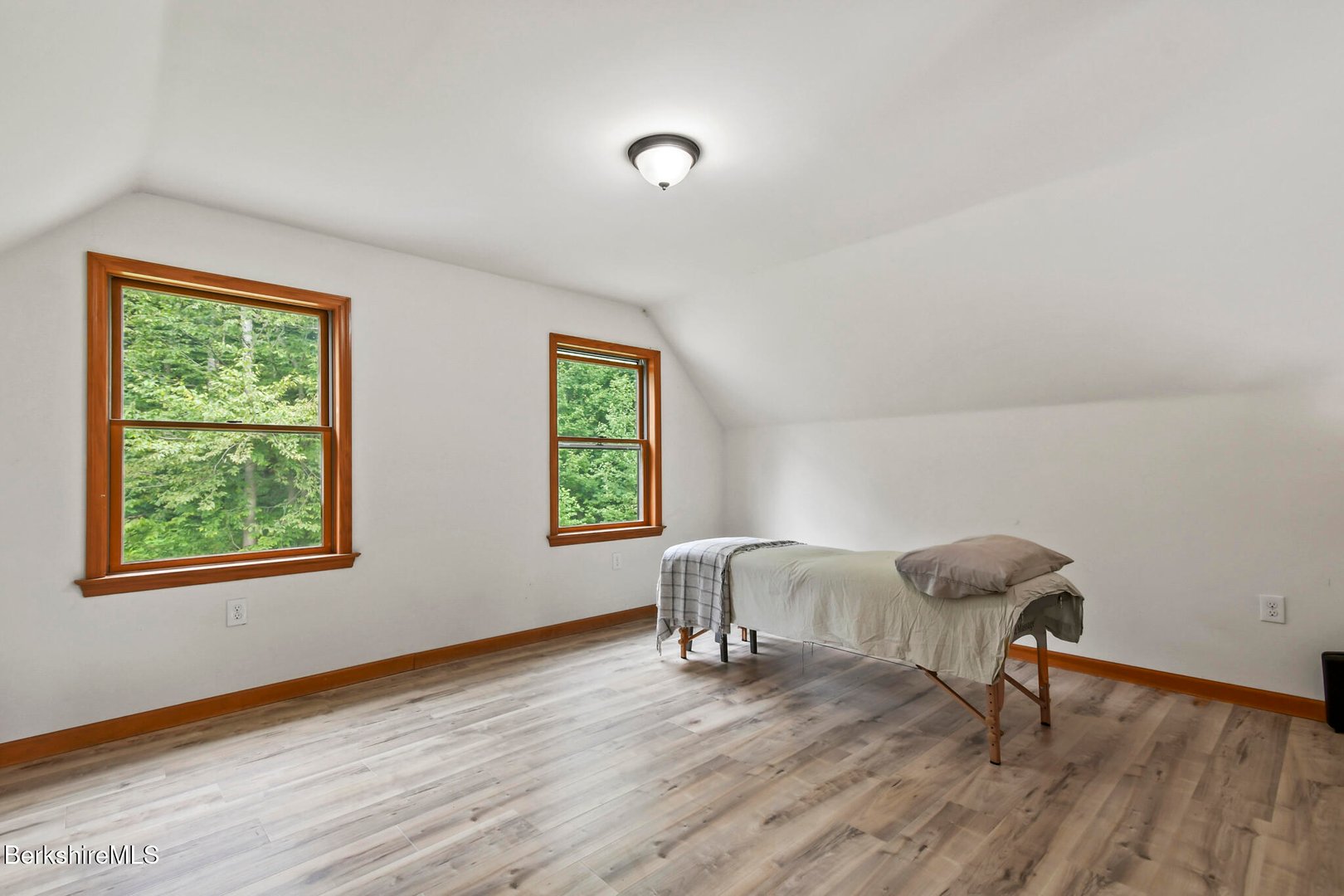 230 Curran Rd Photo 36