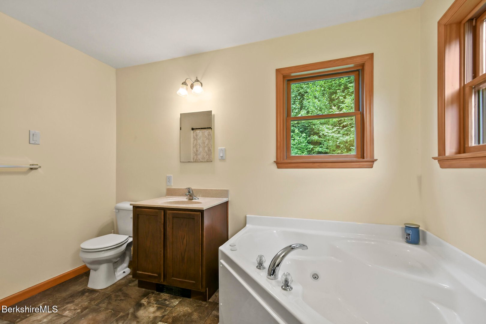 230 Curran Rd Photo 30