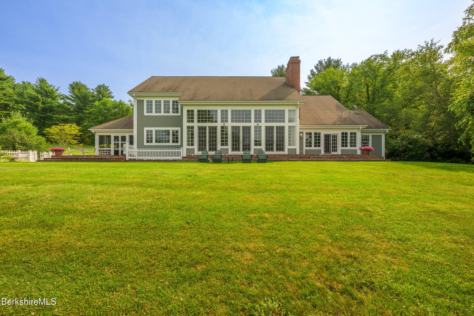 32 Crooked Hill Rd Photo 2