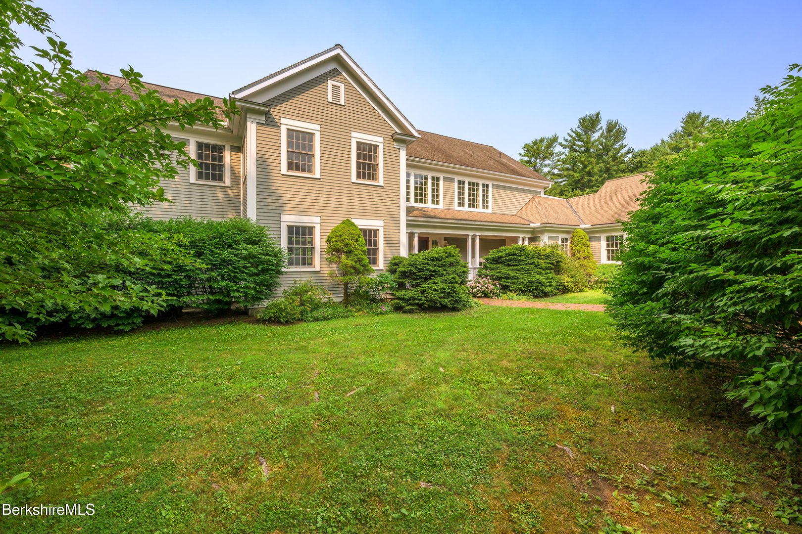 32 Crooked Hill Rd Photo 4