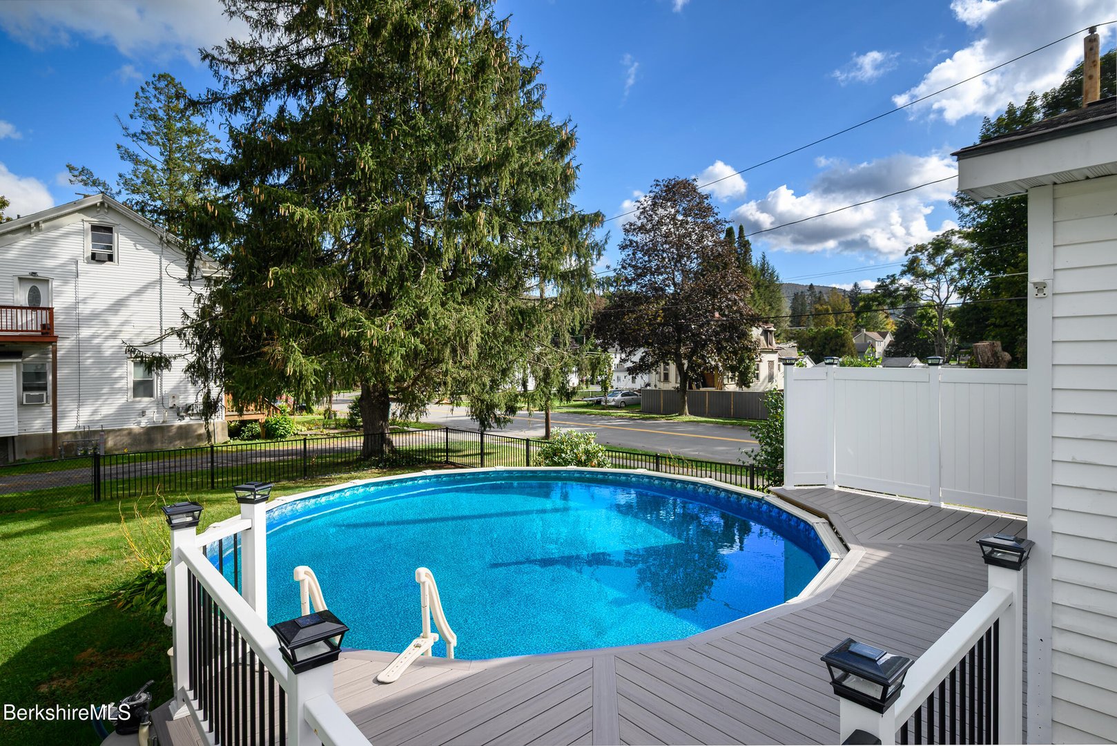 53 Depot St Photo 18