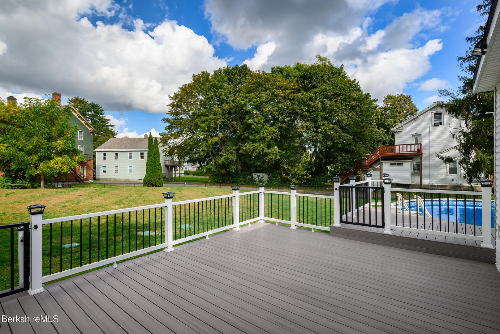 53 Depot St Photo 17