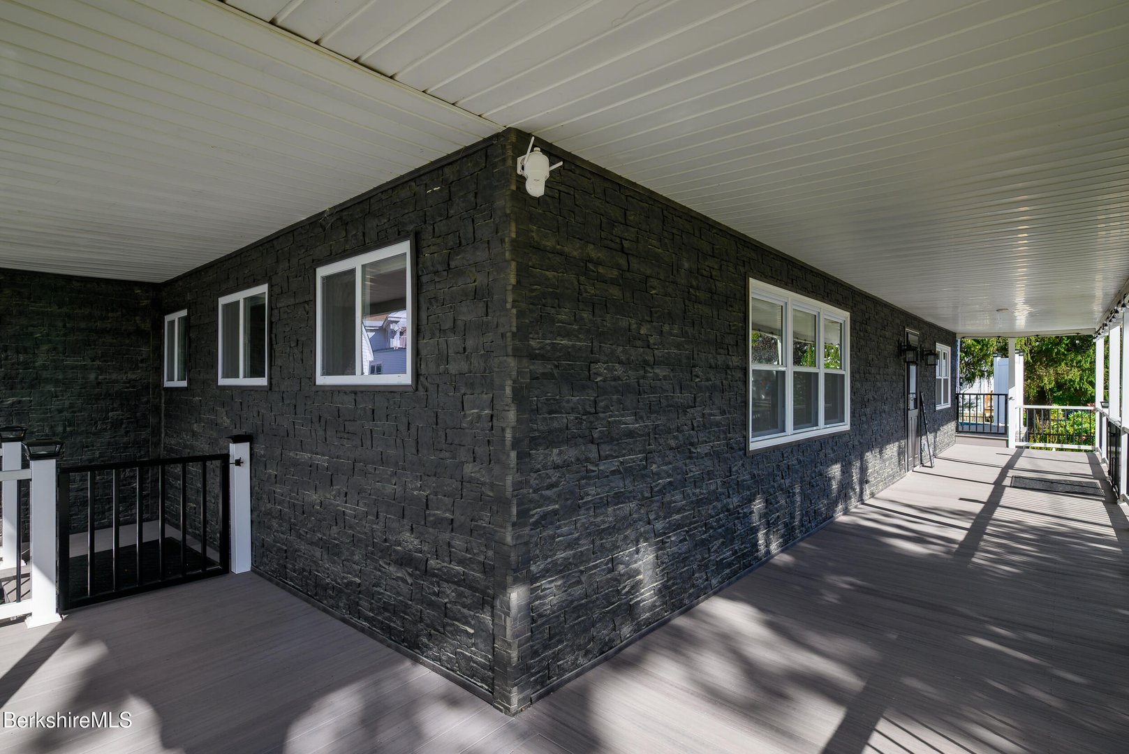 53 Depot St Photo 19