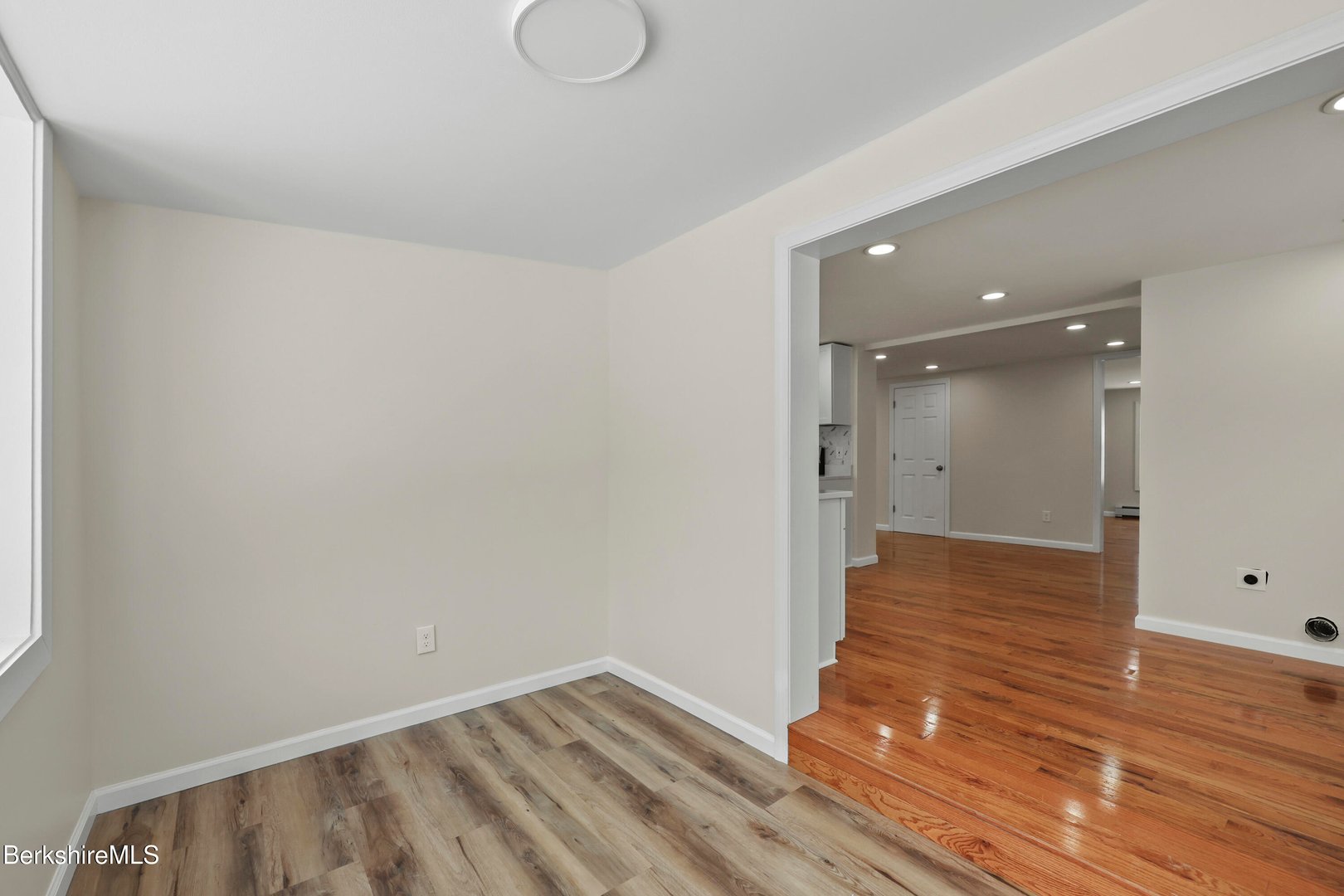 738 River Rd Photo 12