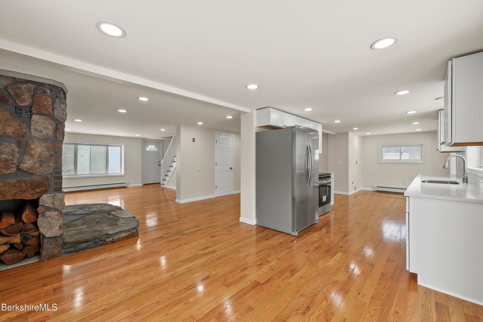 738 River Rd Photo 31