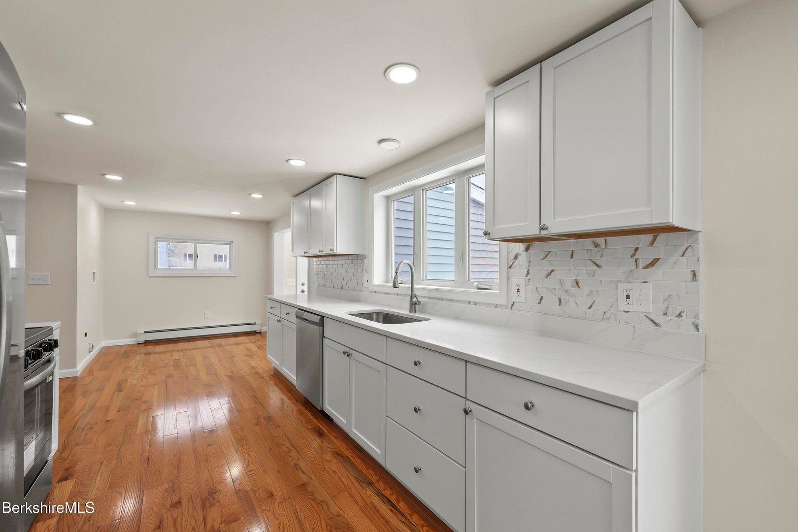 738 River Rd Photo 30