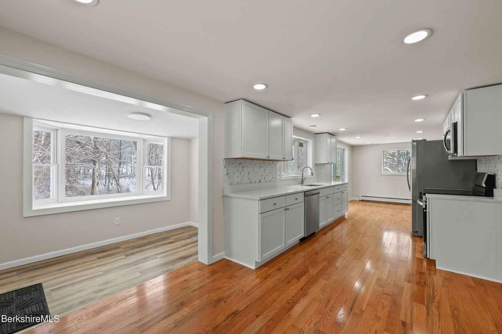 738 River Rd Photo 26