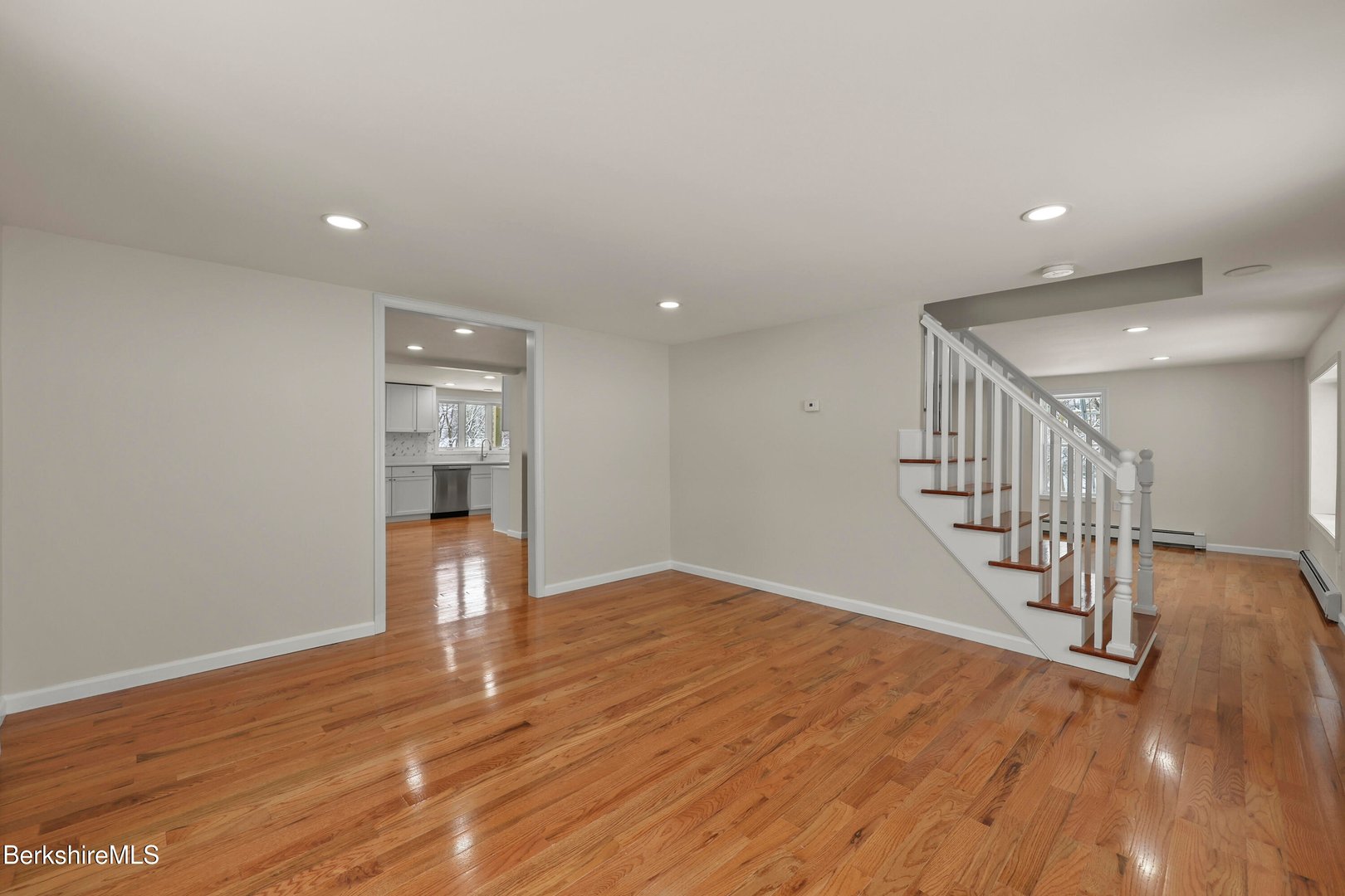 738 River Rd Photo 21