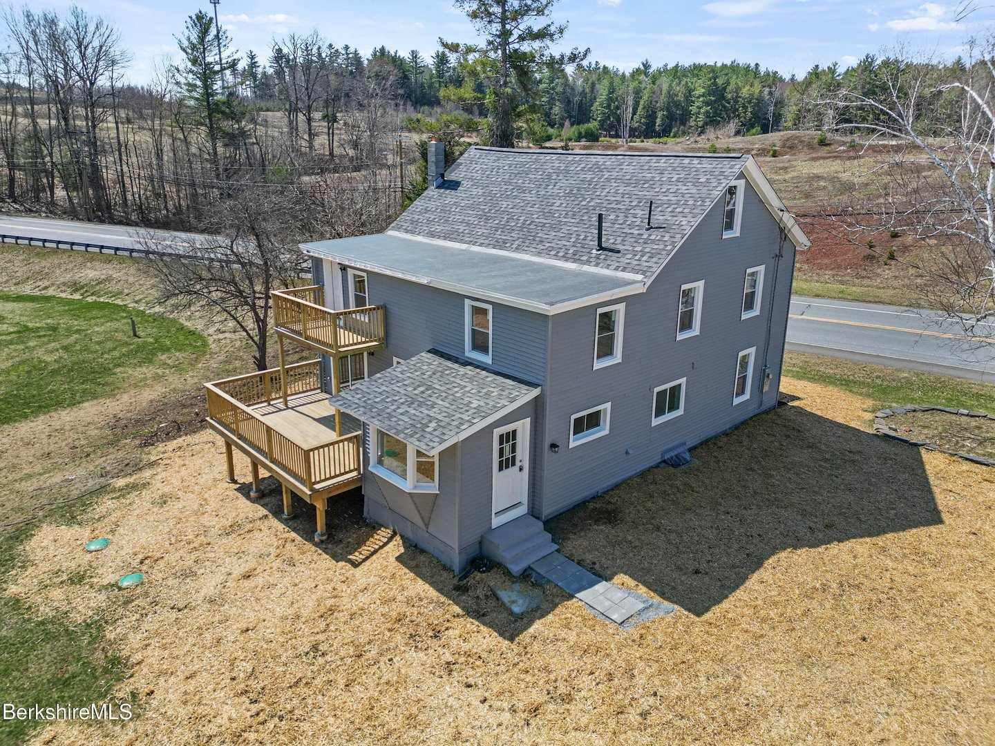 738 River Rd Photo 8