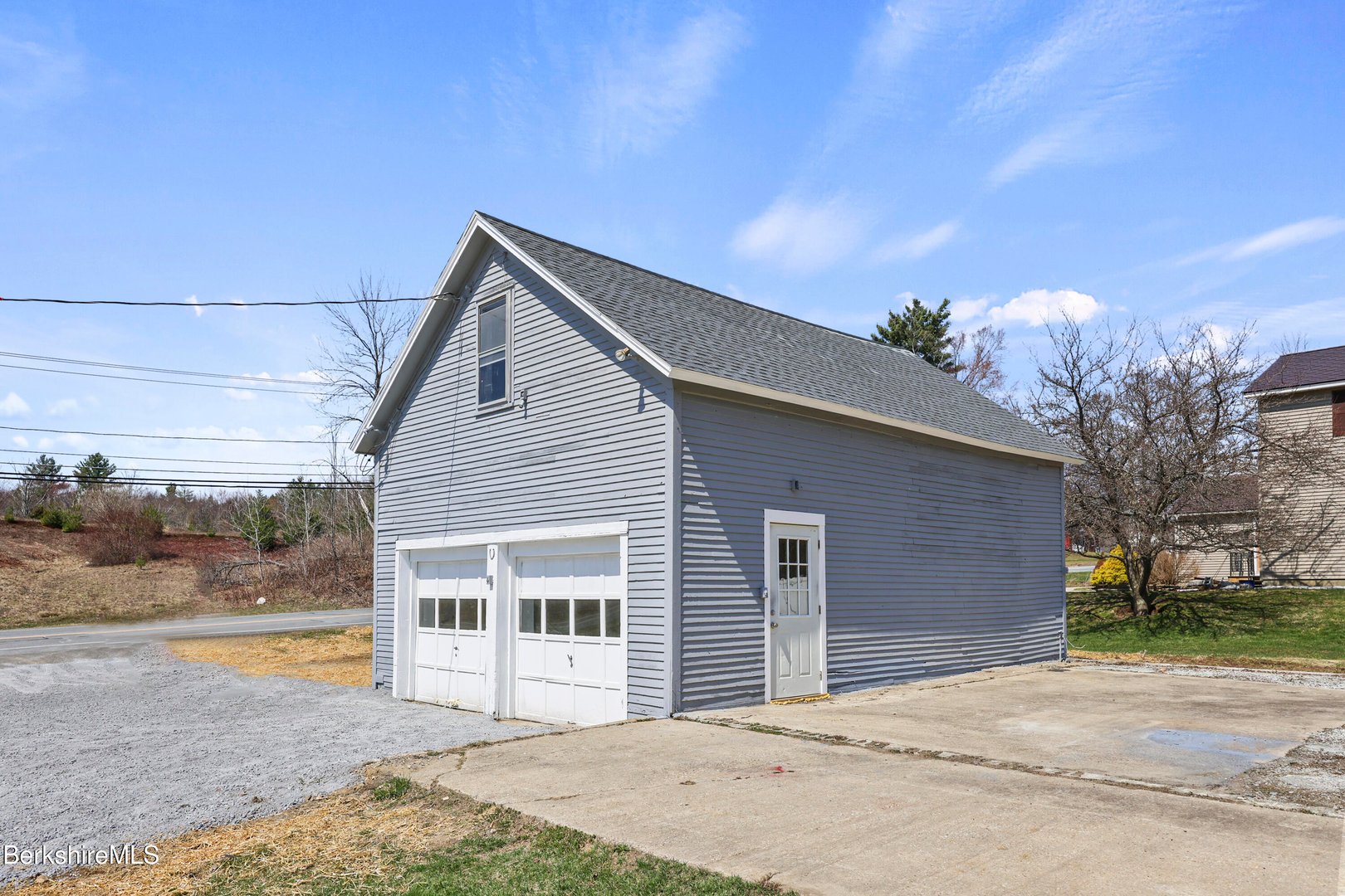 738 River Rd Photo 7