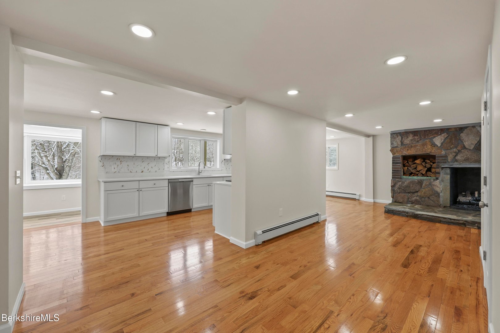 738 River Rd Photo 25