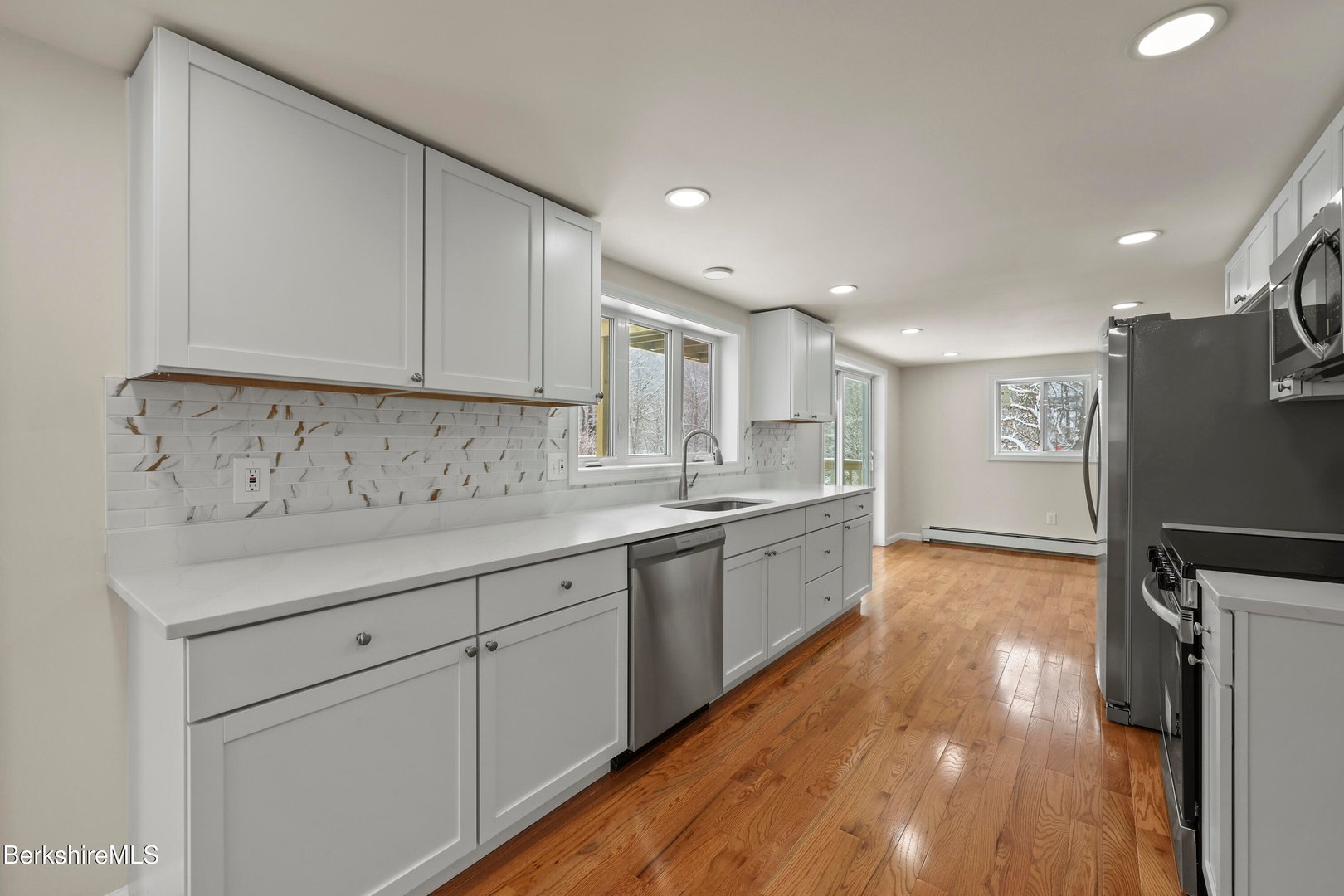 738 River Rd Photo 28