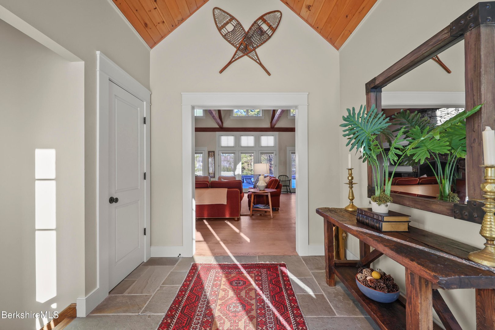 201 Stratford Rd Photo 9