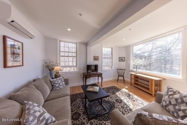 10 Deerfield Ave  #5 Photo 8