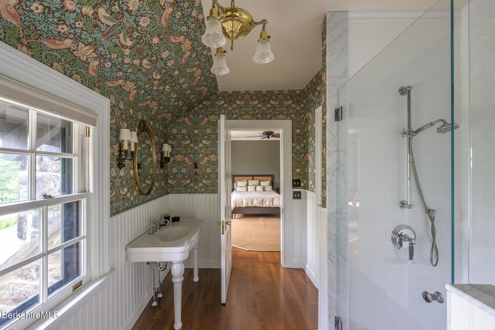 399 Under Mountain Rd Photo 35