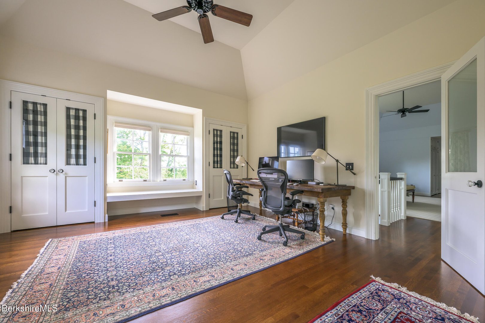 399 Under Mountain Rd Photo 44