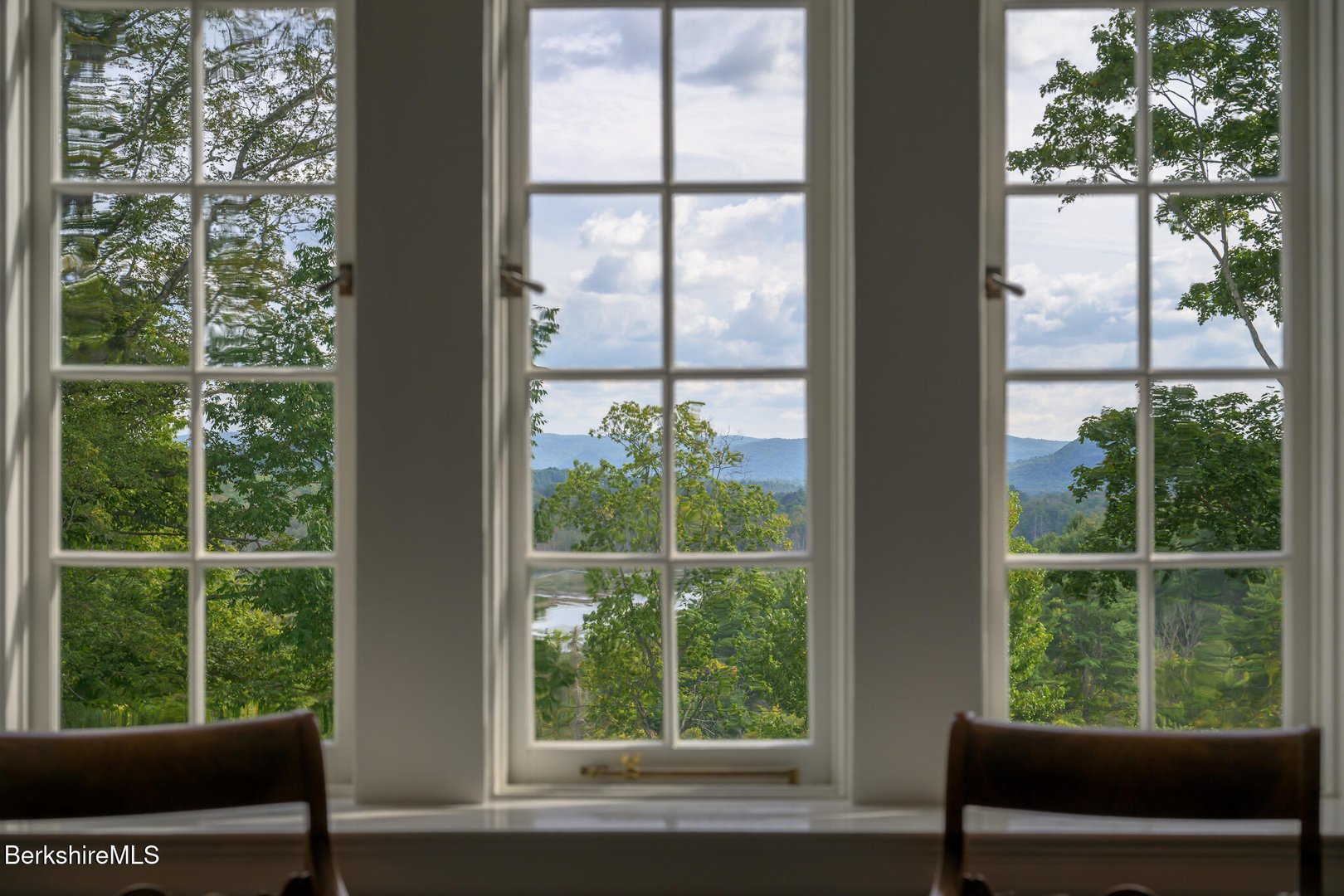 399 Under Mountain Rd Photo 32