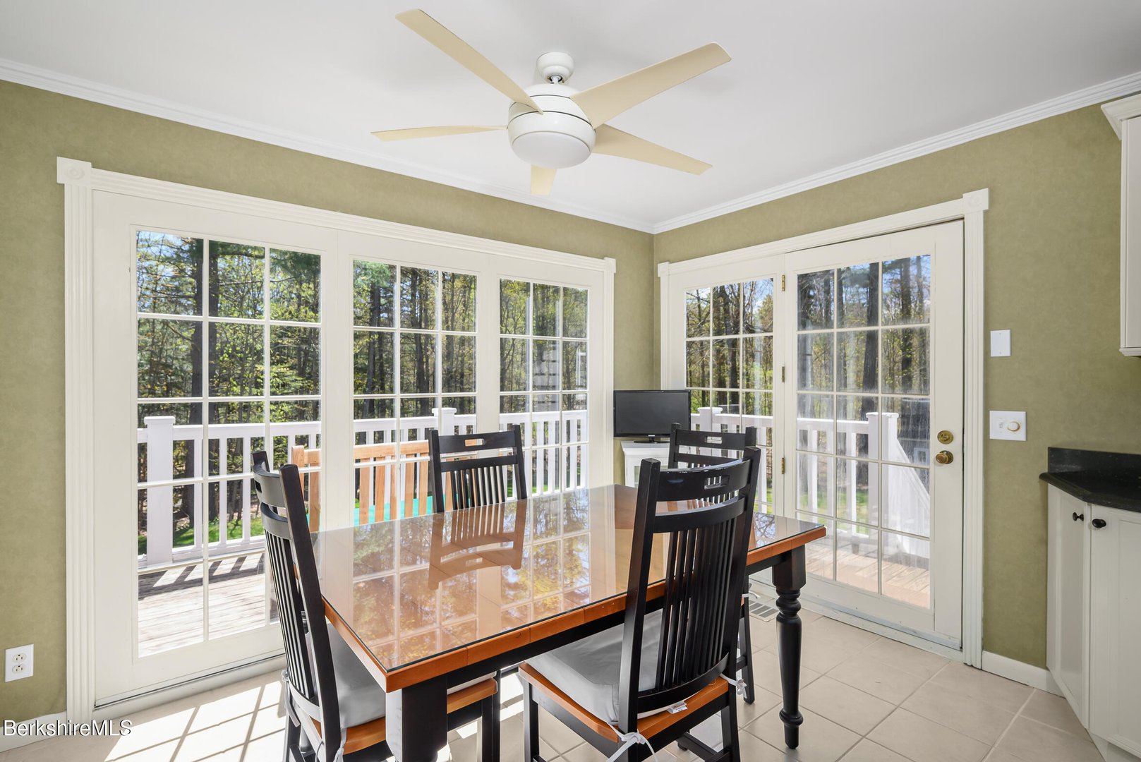 54 Pinehill Ter Photo 25