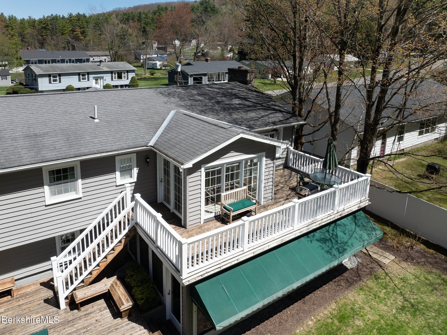 54 Pinehill Ter Photo 9