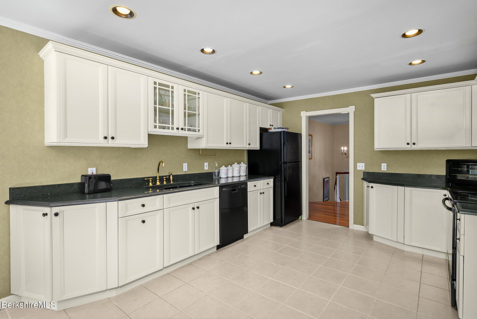 54 Pinehill Ter Photo 23