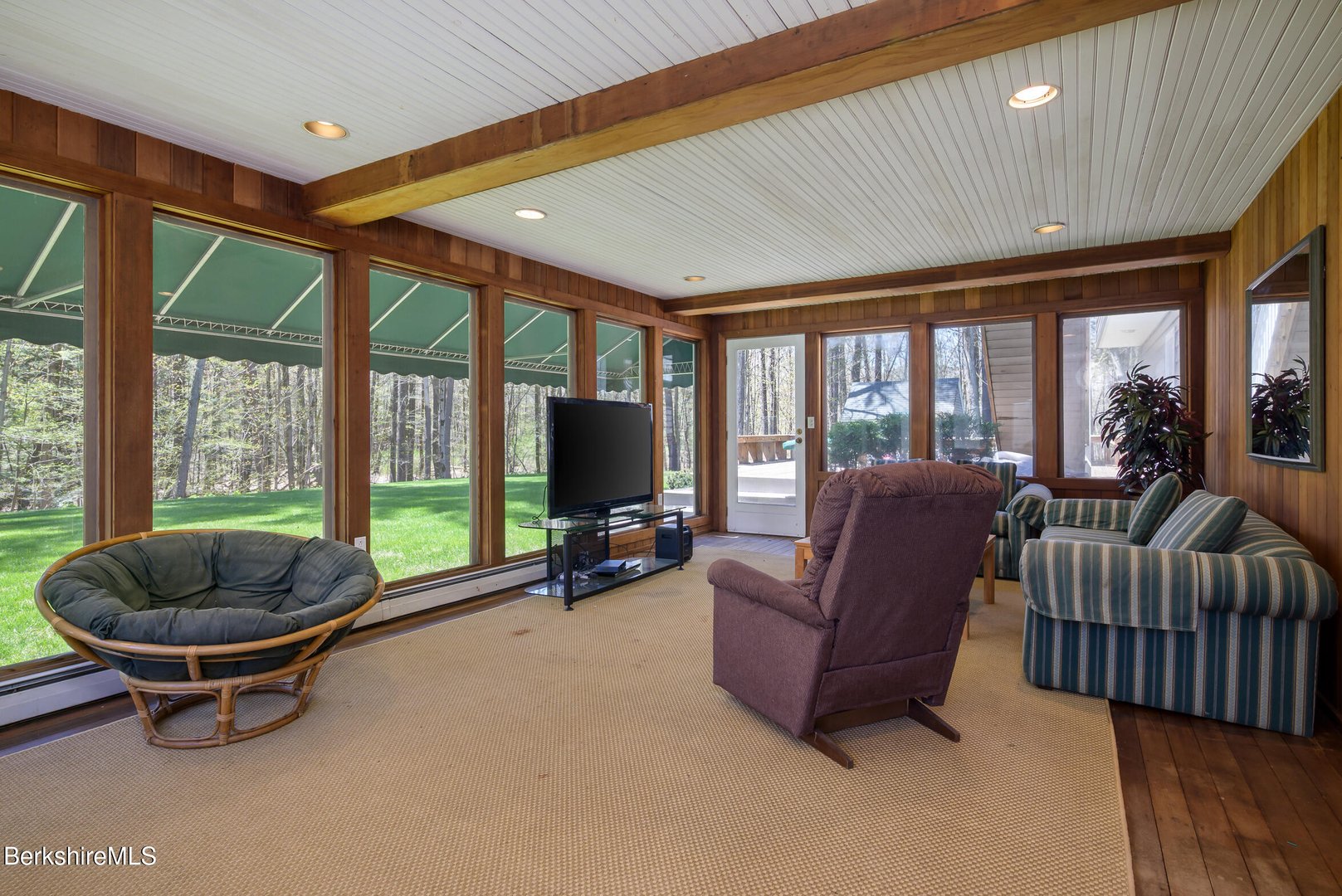 54 Pinehill Ter Photo 41