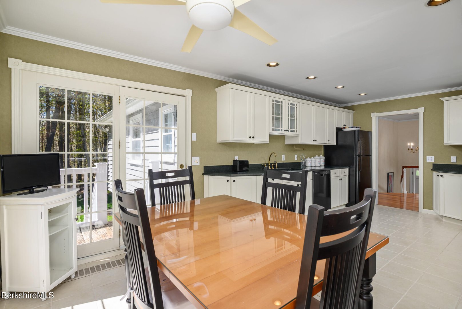 54 Pinehill Ter Photo 27