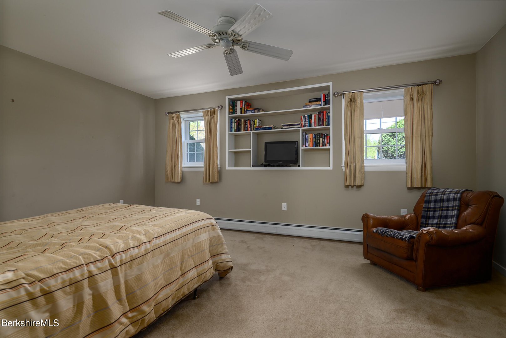 54 Pinehill Ter Photo 44