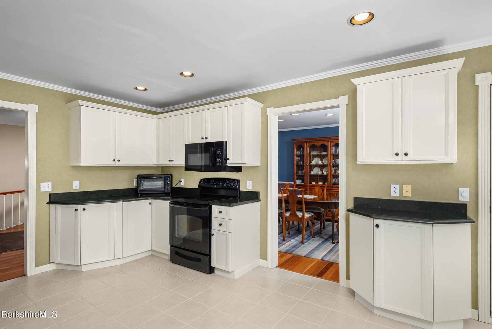54 Pinehill Ter Photo 21