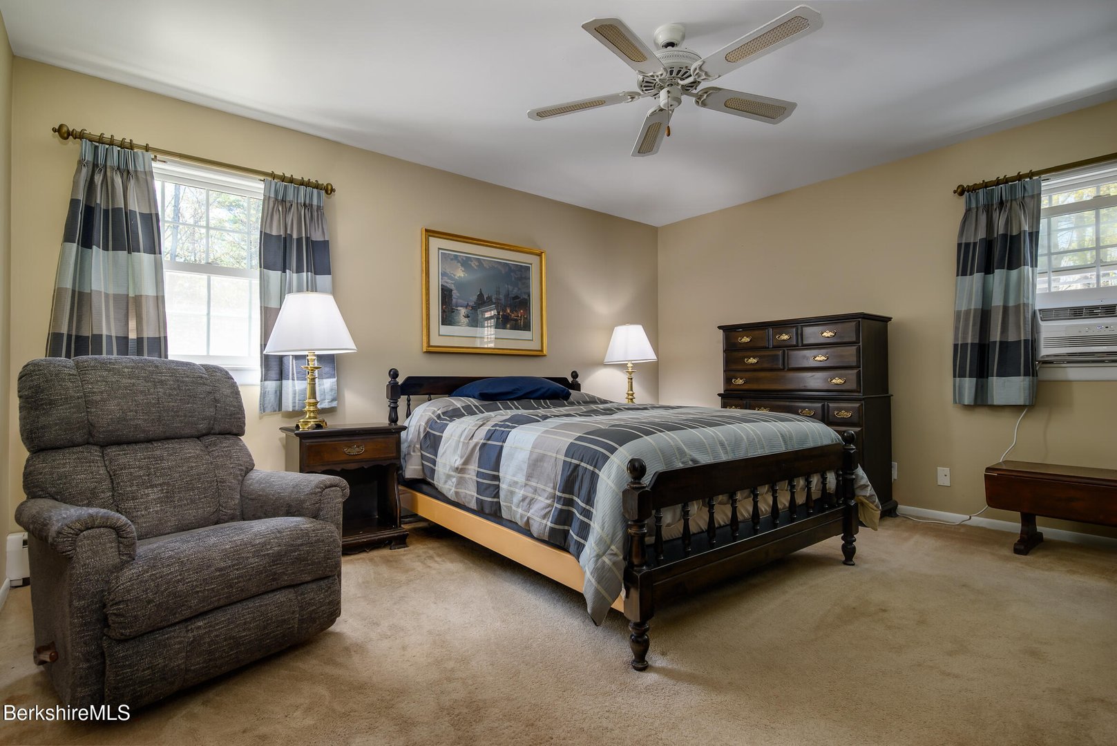 54 Pinehill Ter Photo 28