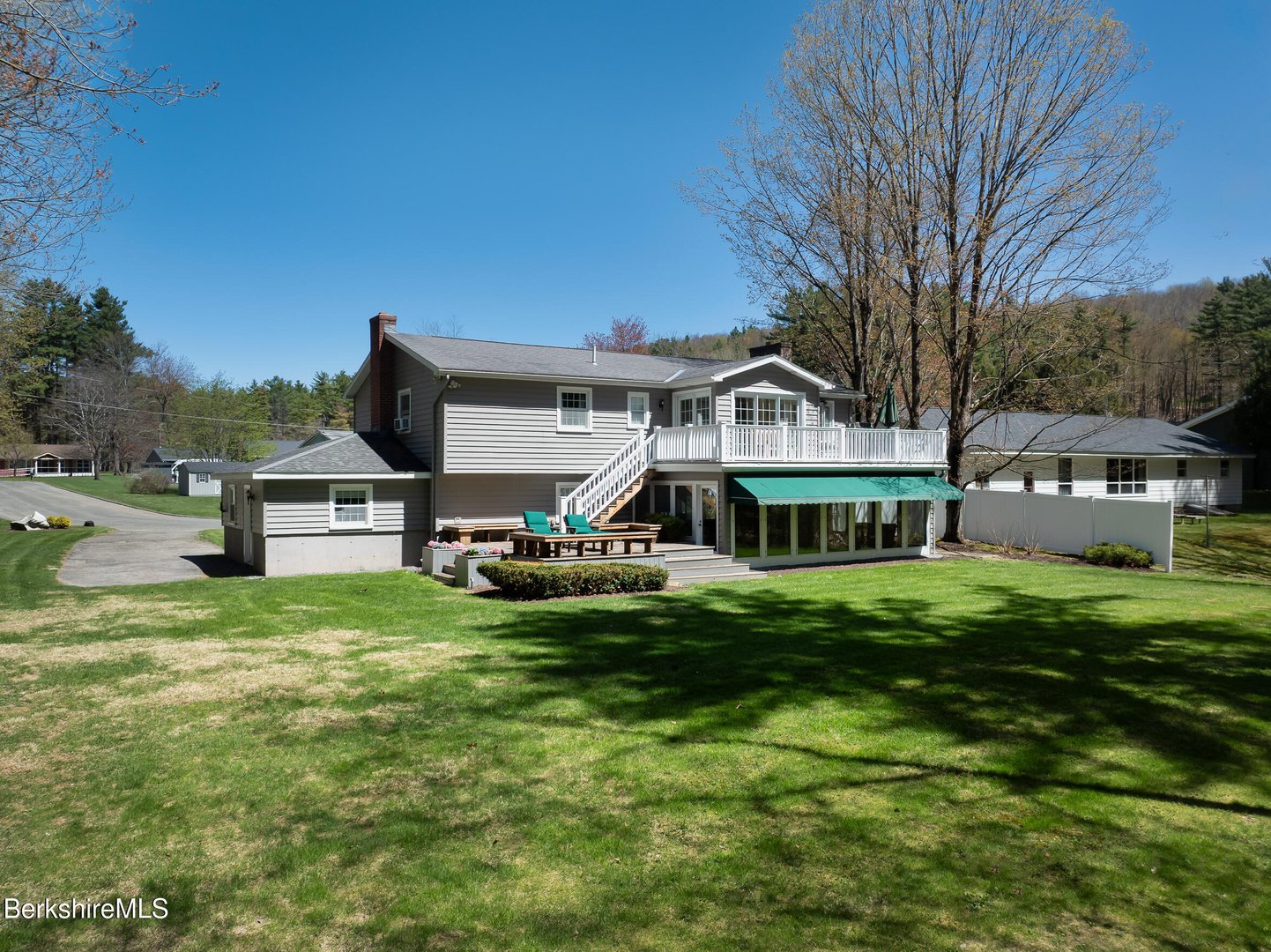 54 Pinehill Ter Photo 5