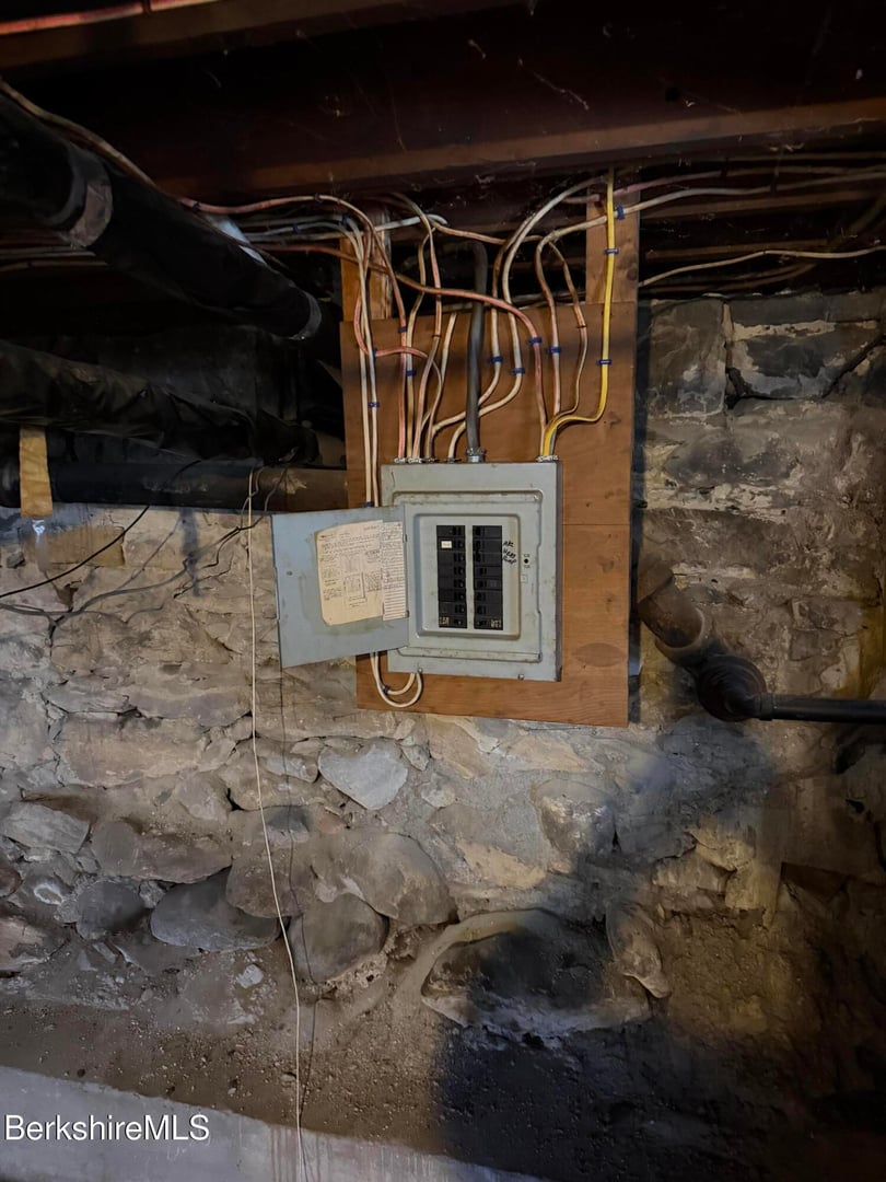 85 Church St Photo 22