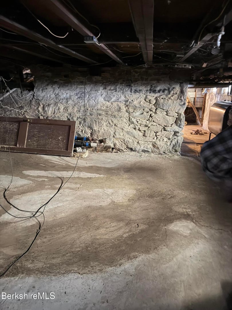 85 Church St Photo 14