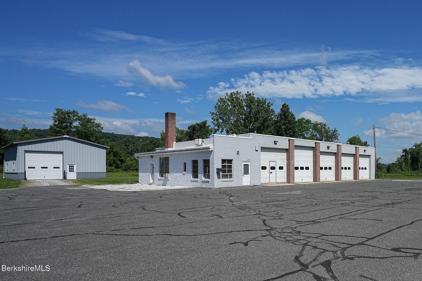 1955 N Main St Photo 1