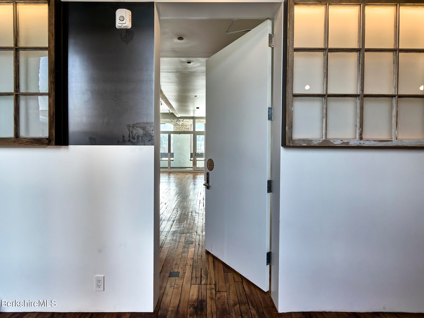 520 State Rd  #303 Photo 7